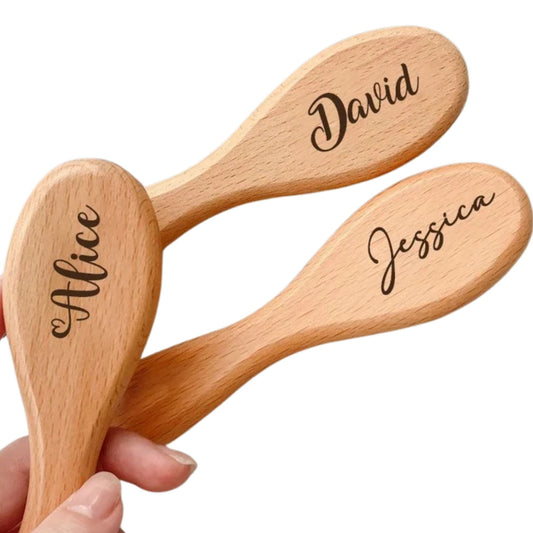 Gravierte Babyhaarbürste als Geschenk